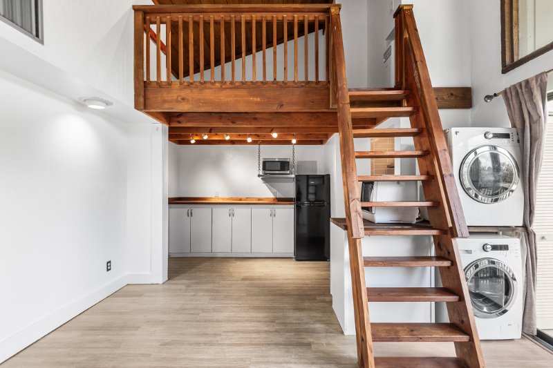 2036 Canterbury Drive - Photo 7 of 24