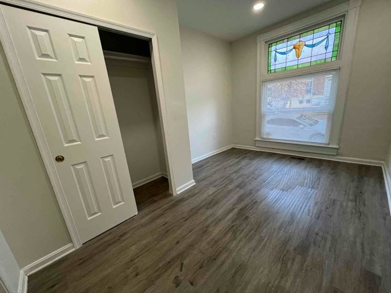 524 S Macon St - Photo 5 of 10