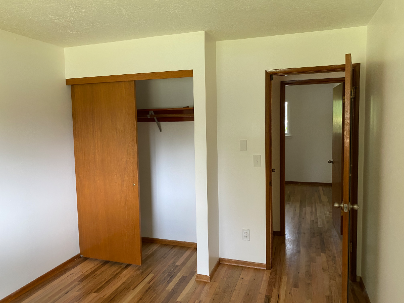 21929 Se Ankeny St - Photo 2 of 7