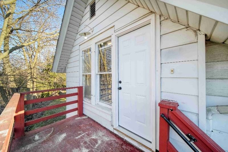 623 1/2 N Main St #2 - Photo 5 of 19