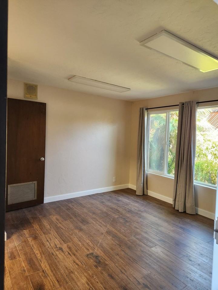 4323 East 5th Street - Photo 2 of 5