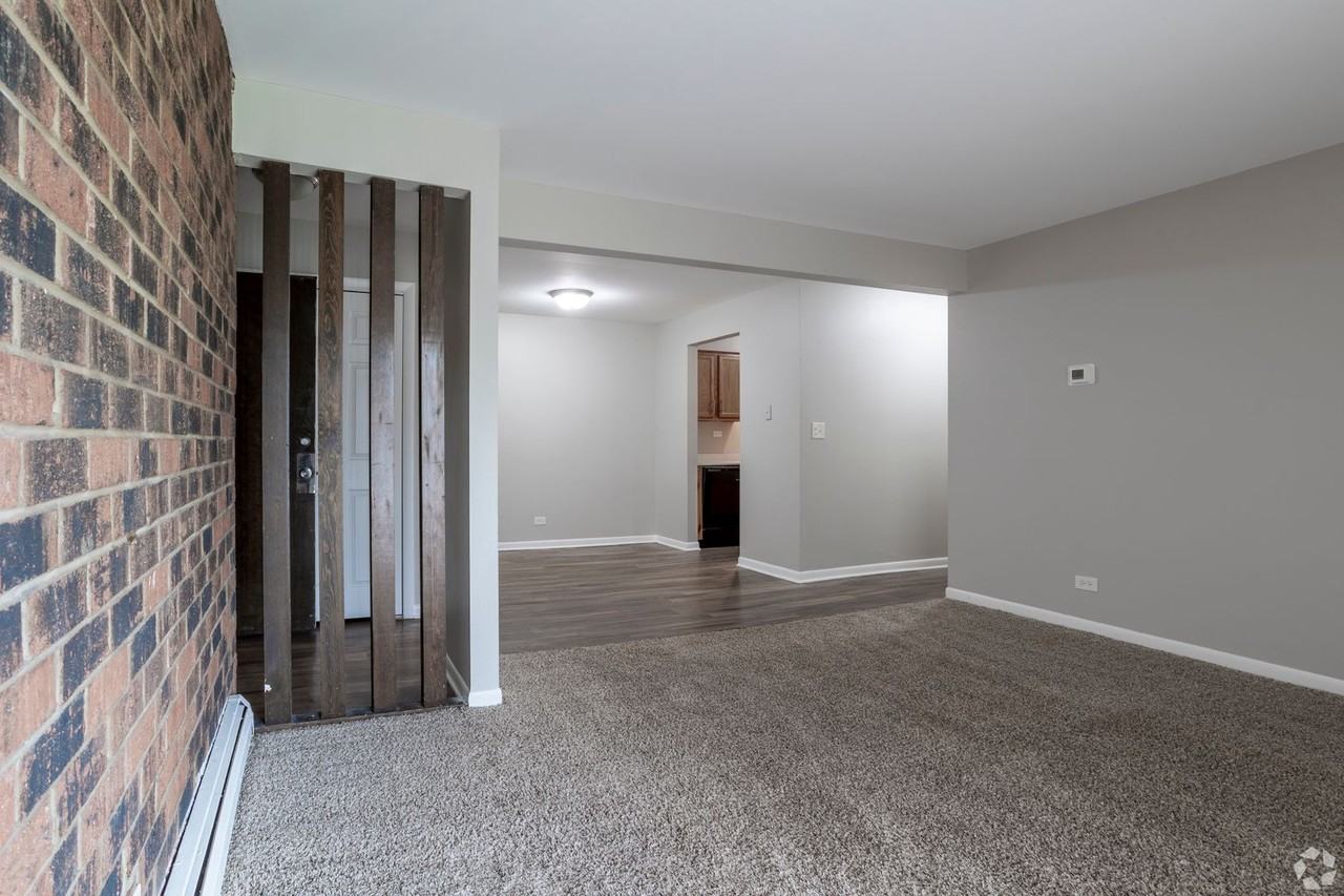 Westbridge Apartments - Photo 7 of 25