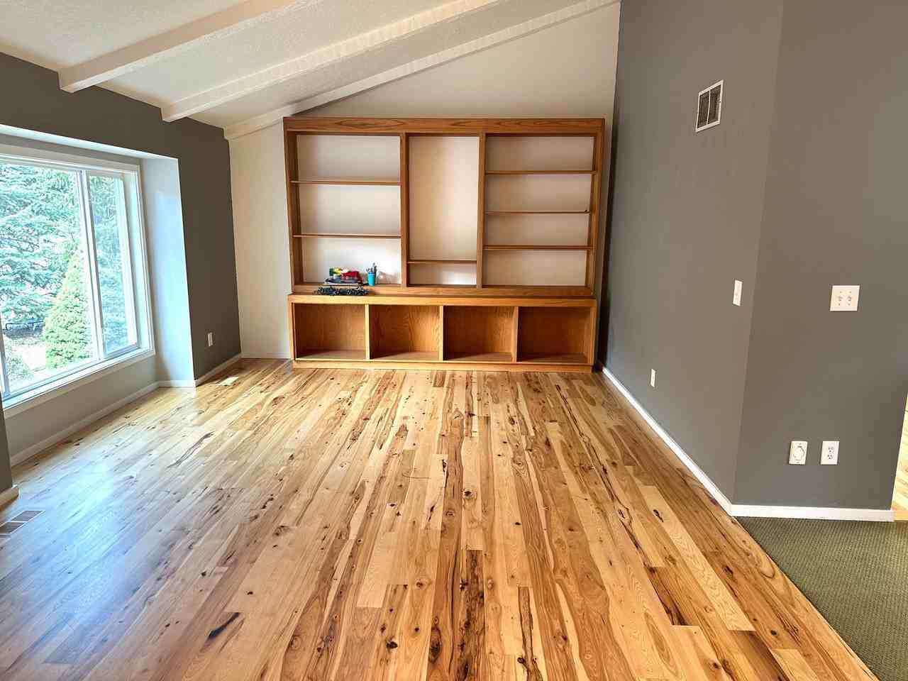 5498 N Collister Dr - Photo 3 of 33