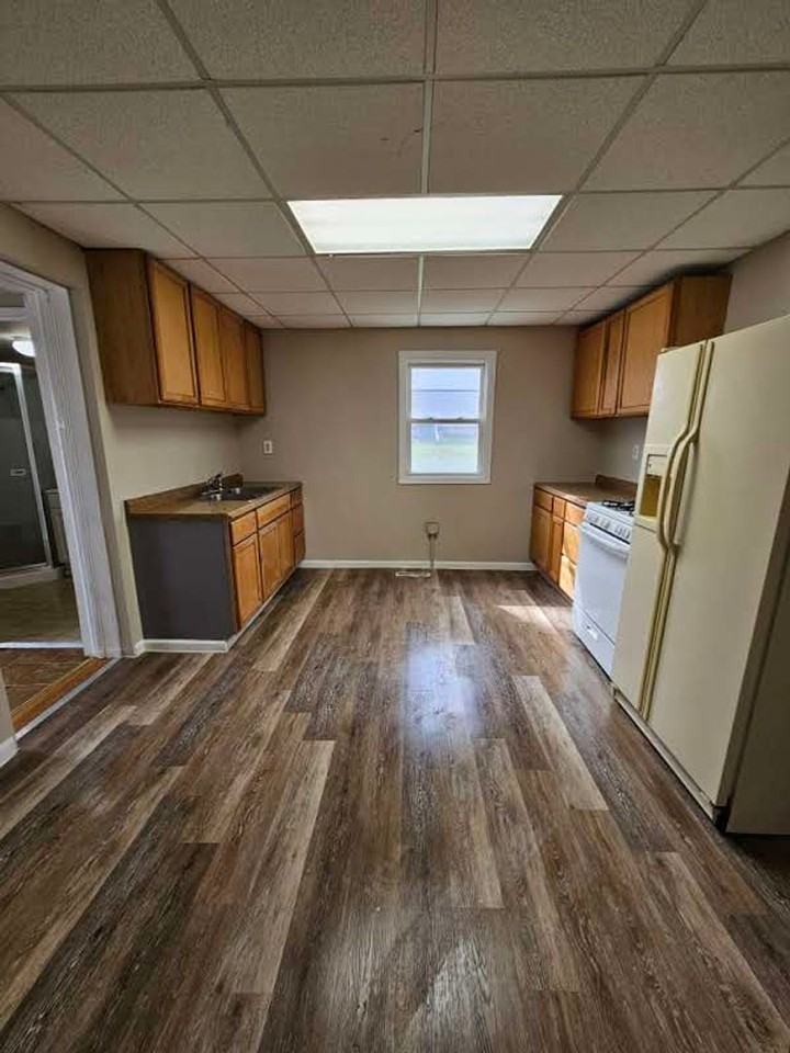 310 W Jefferson St - Photo 2 of 10
