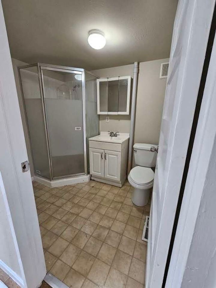 310 W Jefferson St - Photo 4 of 10