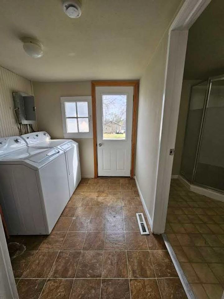 310 W Jefferson St - Photo 5 of 10