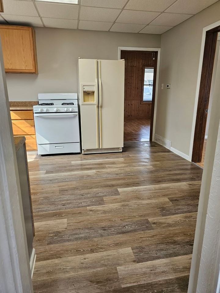 310 W Jefferson St - Photo 6 of 10