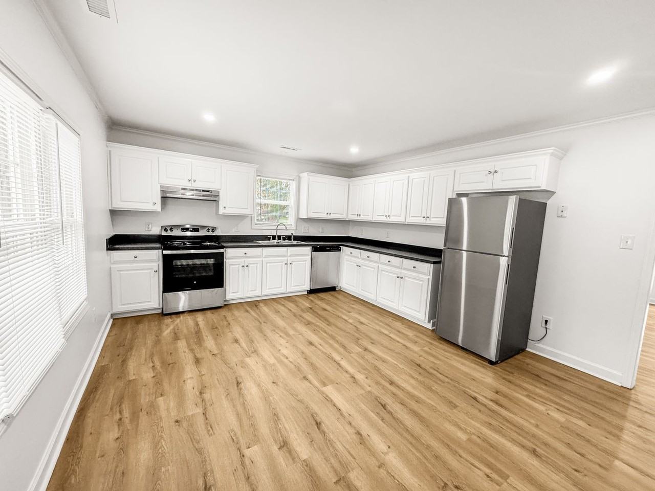509 Drexel Rd - Photo 7 of 33