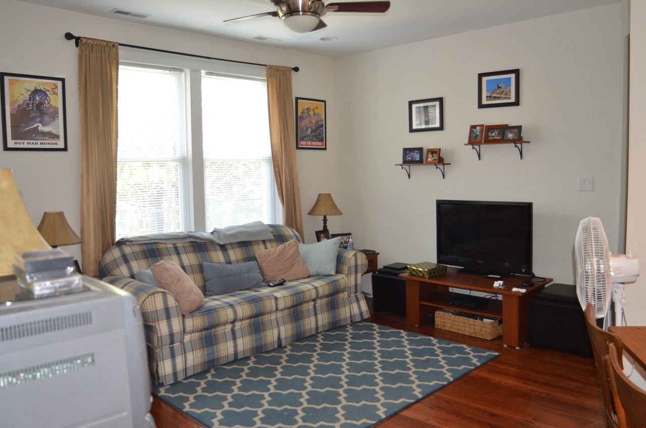 4747 N Virginia Ave - Photo 3 of 10