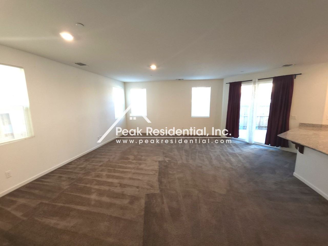 5343 Kankakee Dr - Photo 4 of 31