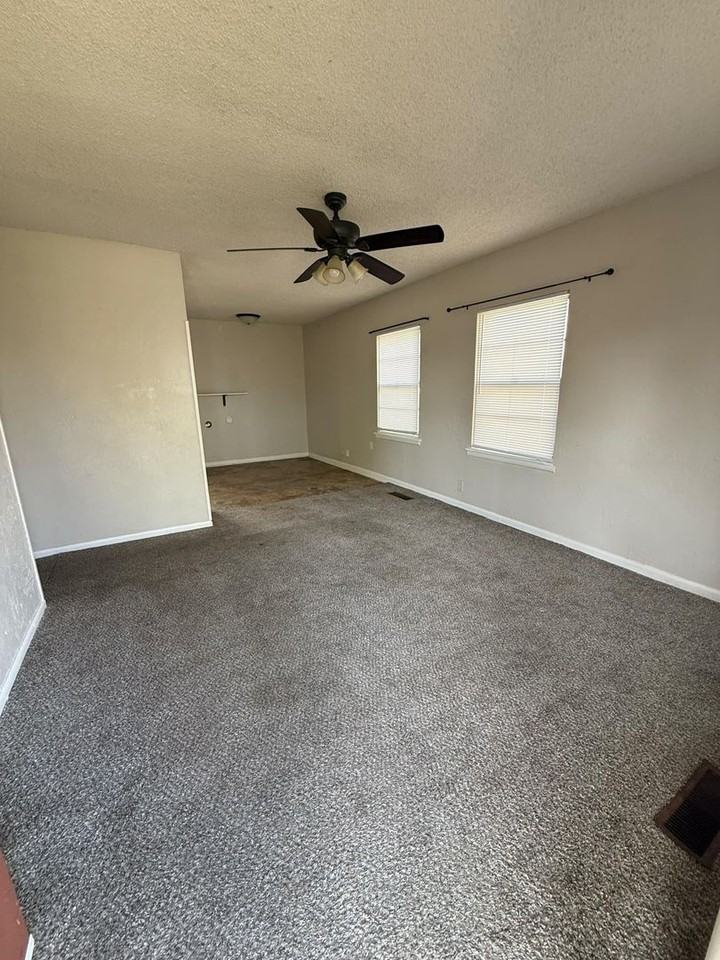 1519 E Evanston St - Photo 3 of 15