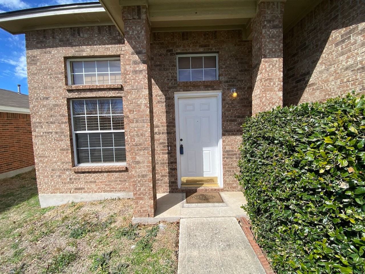 17416 Wiseman Dr - Photo 2 of 41