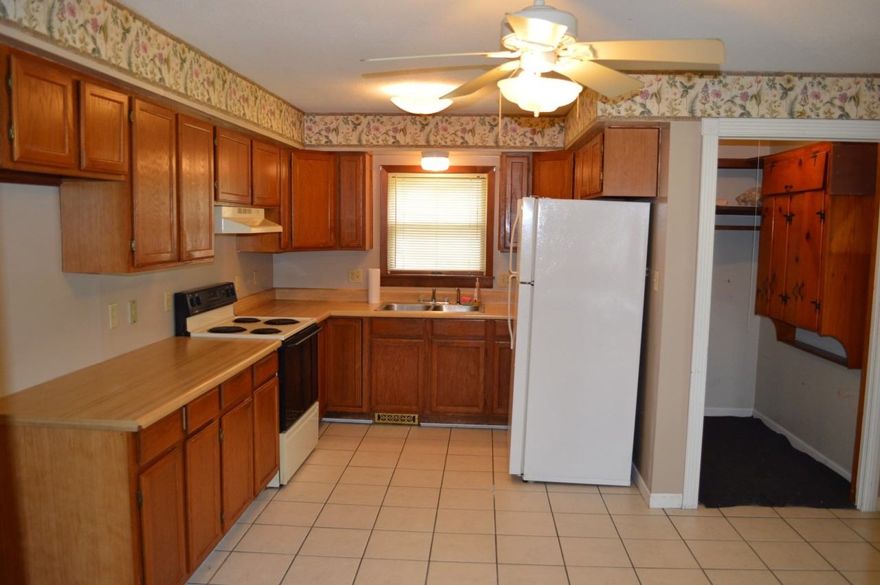 629 7th Ave N - Photo 6 of 15