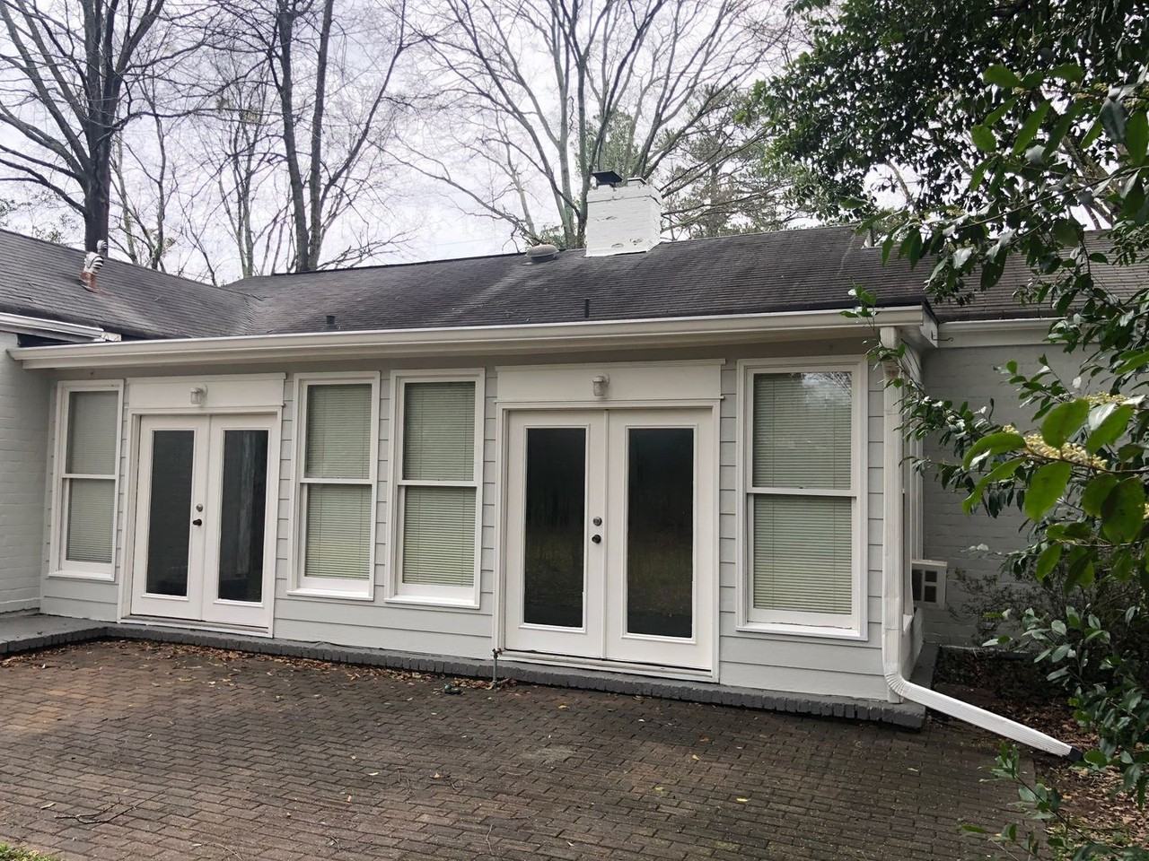 2002 N Decatur Rd Ne - Photo 5 of 13