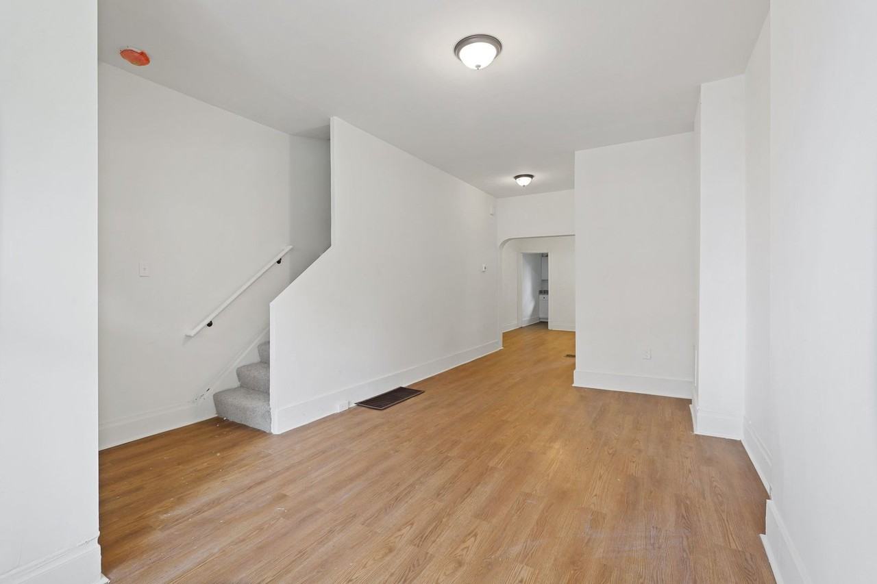 1153 Derry St - Photo 3 of 23