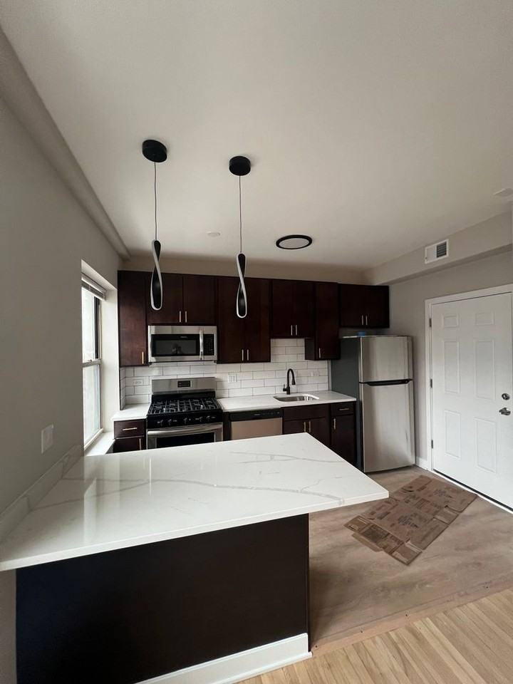 4035 Central Park - Photo 2 of 17