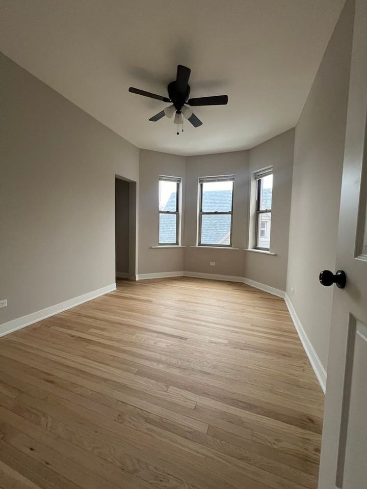 4035 Central Park - Photo 7 of 17