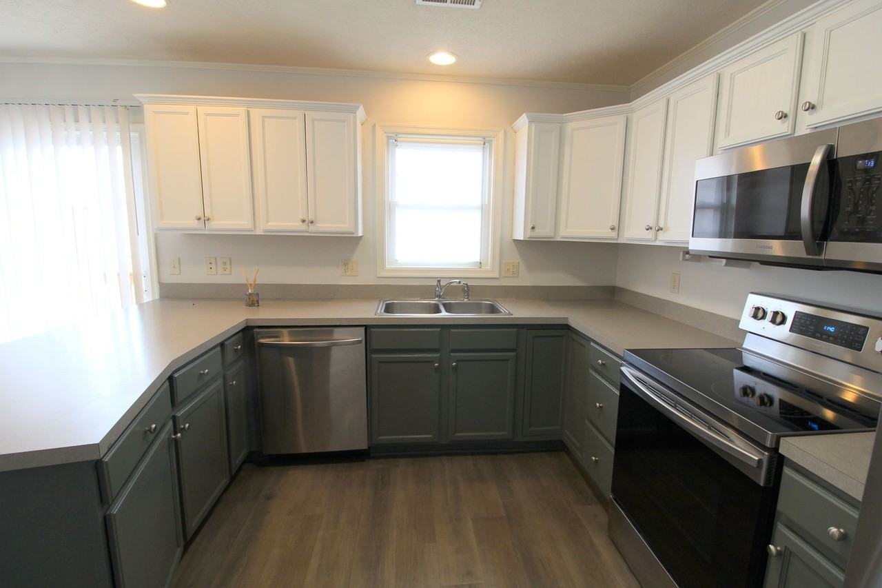 3069 Taylor Spring Ln - Photo 3 of 29