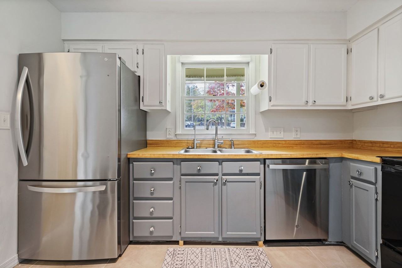 126 Shady Spring Place - Photo 2 of 14