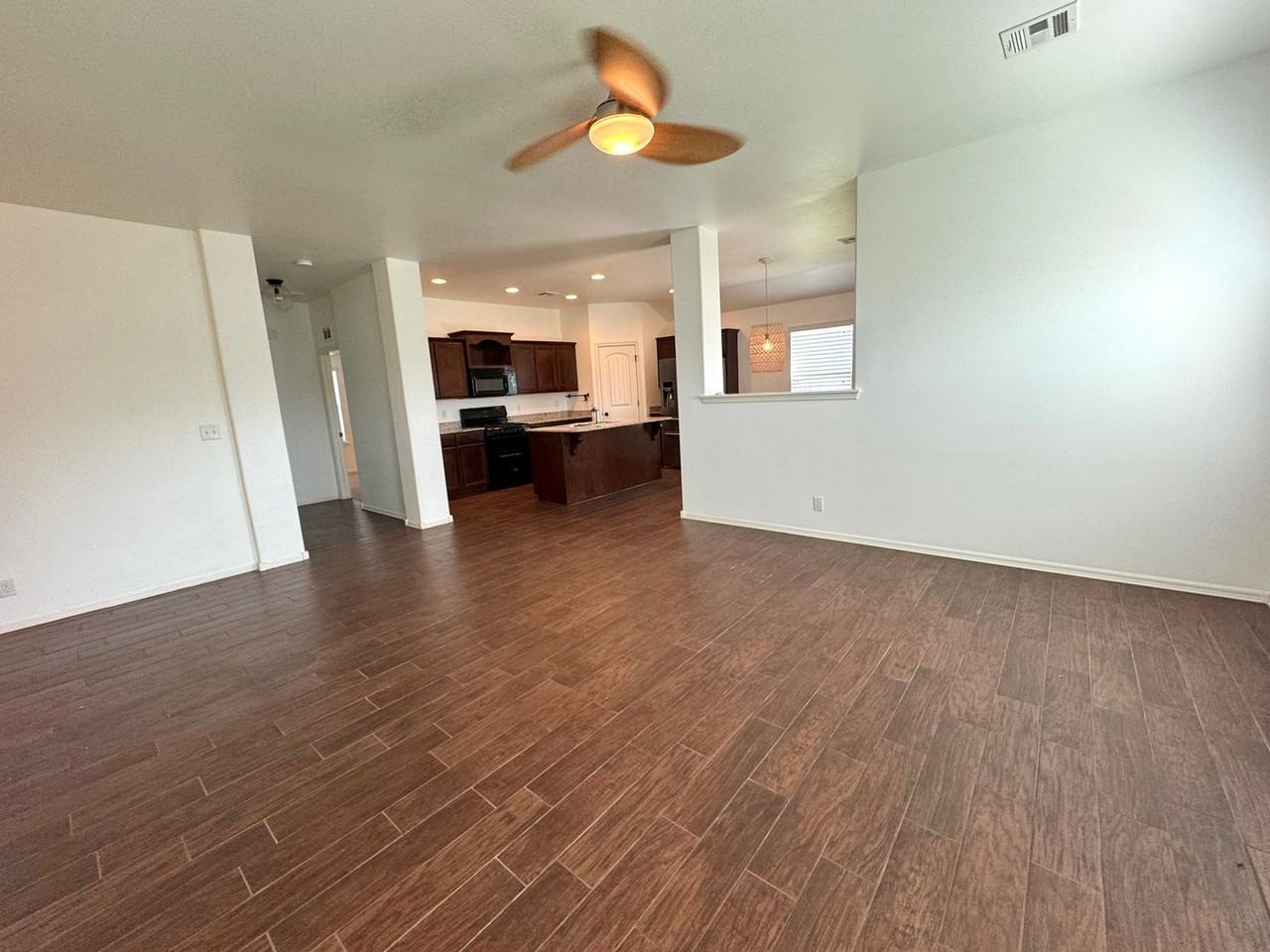 10412 S Nathan St - Photo 3 of 30