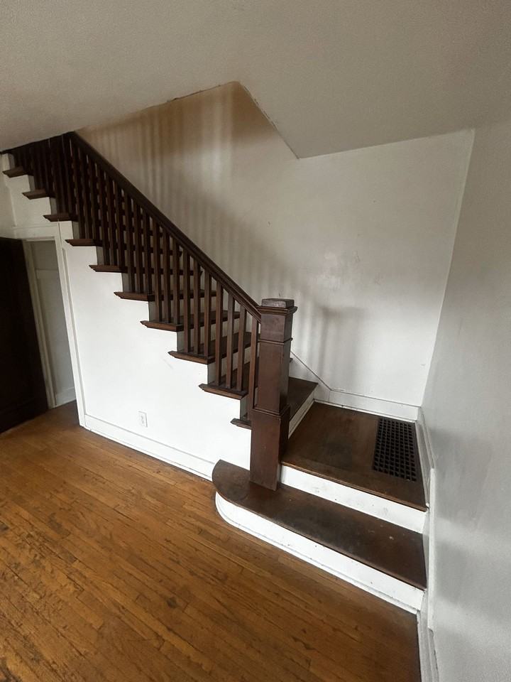 Washington Street Duplex - Photo 2 of 8