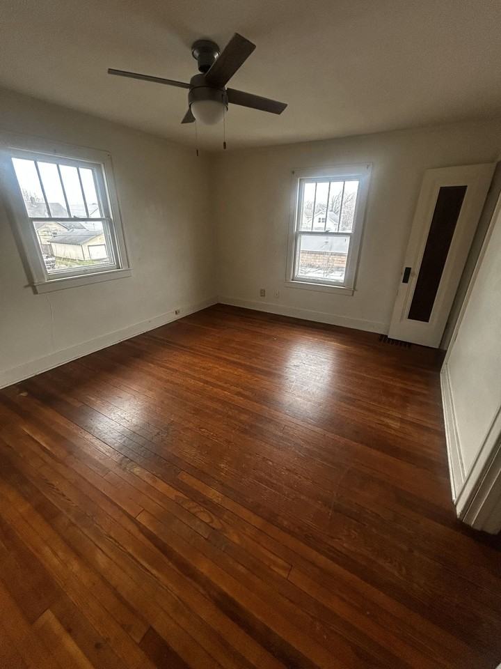 Washington Street Duplex - Photo 7 of 8