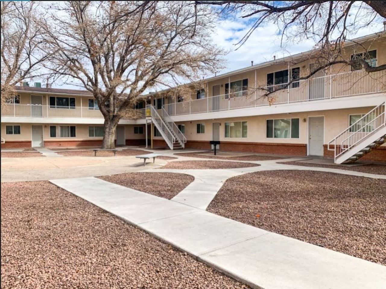 Phoenix Apartments: Rises Above the Rest! - Photo 4 of 34