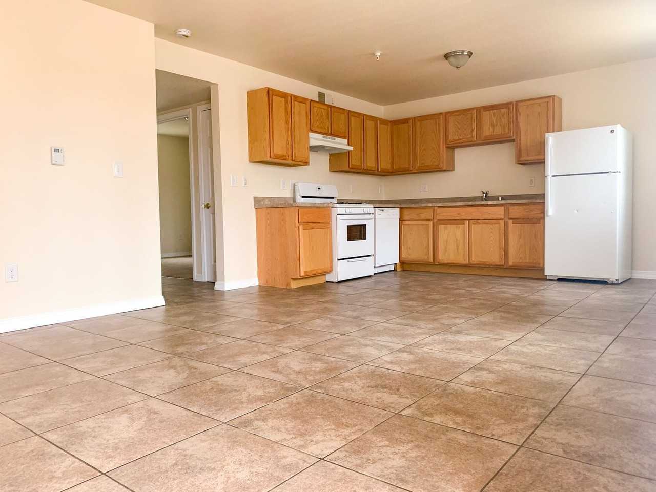 Phoenix Apartments: Rises Above the Rest! - Photo 7 of 34