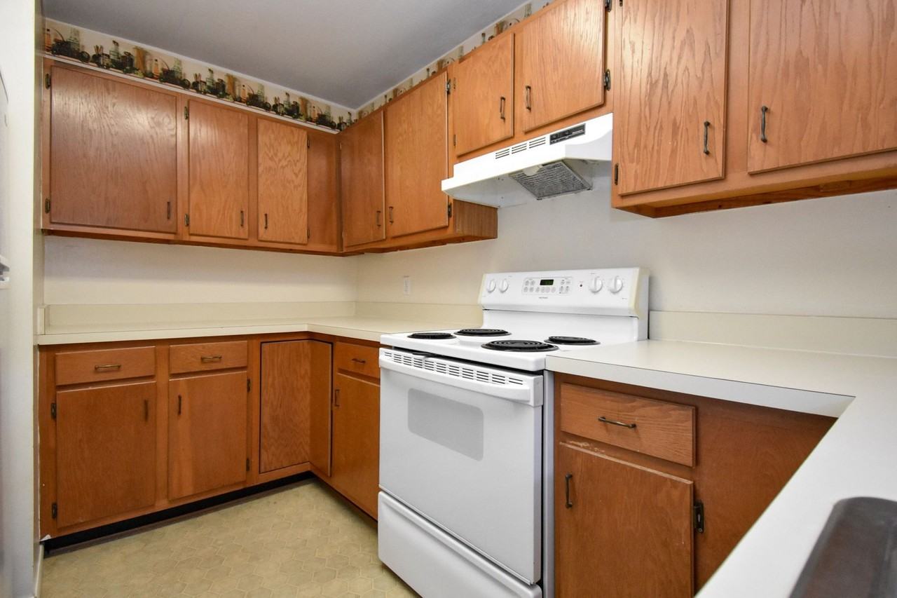 2300 Southwest 43rd Street #C3 - Photo 6 of 15