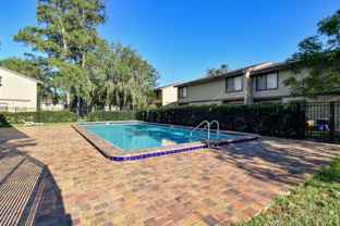 2300 Sw 43rd St #C3 - Photo 1 of 1