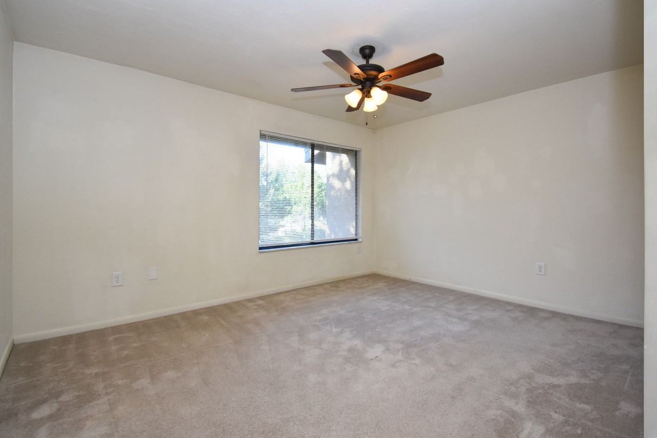 2300 Southwest 43rd Street #C3 - Photo 7 of 15