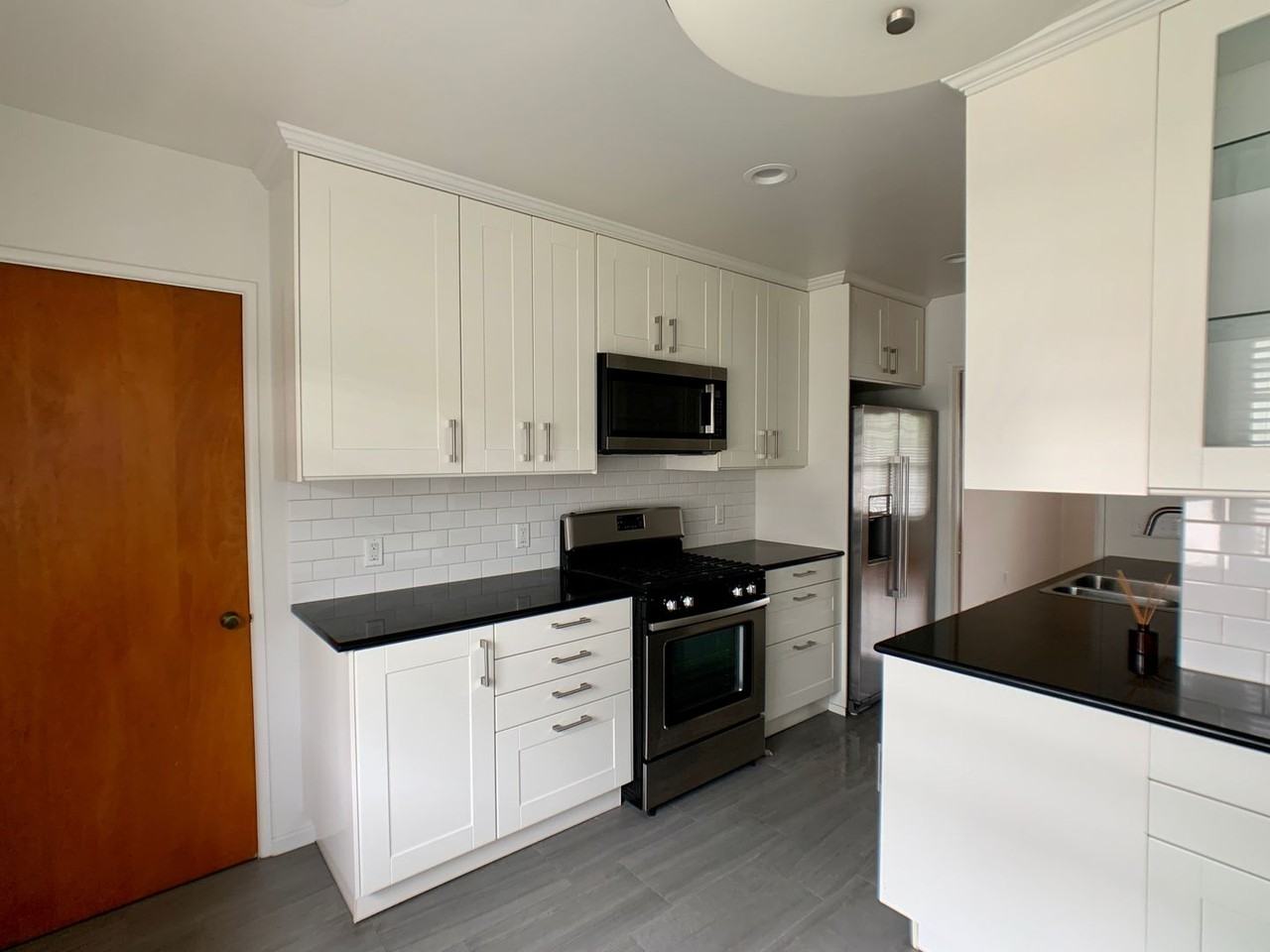 11004 Massachusetts Ave - Photo 2 of 9