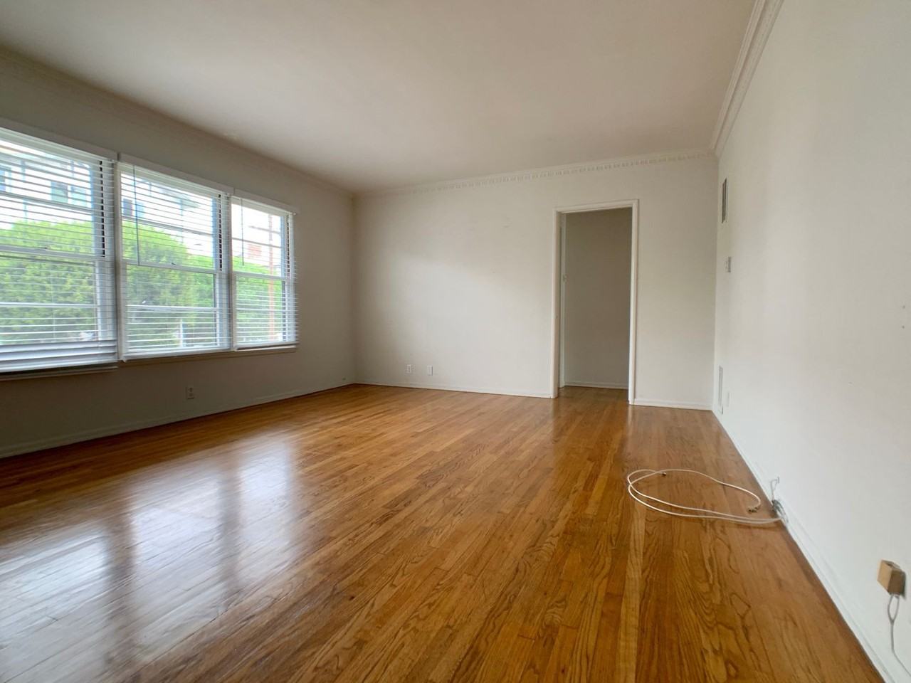 11004 Massachusetts Ave - Photo 3 of 9