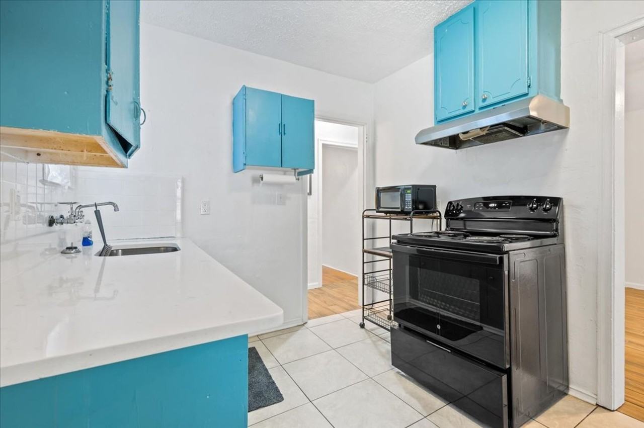1319 E 53rd St - Photo 5 of 21