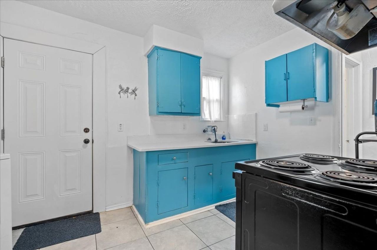 1319 E 53rd St - Photo 7 of 21