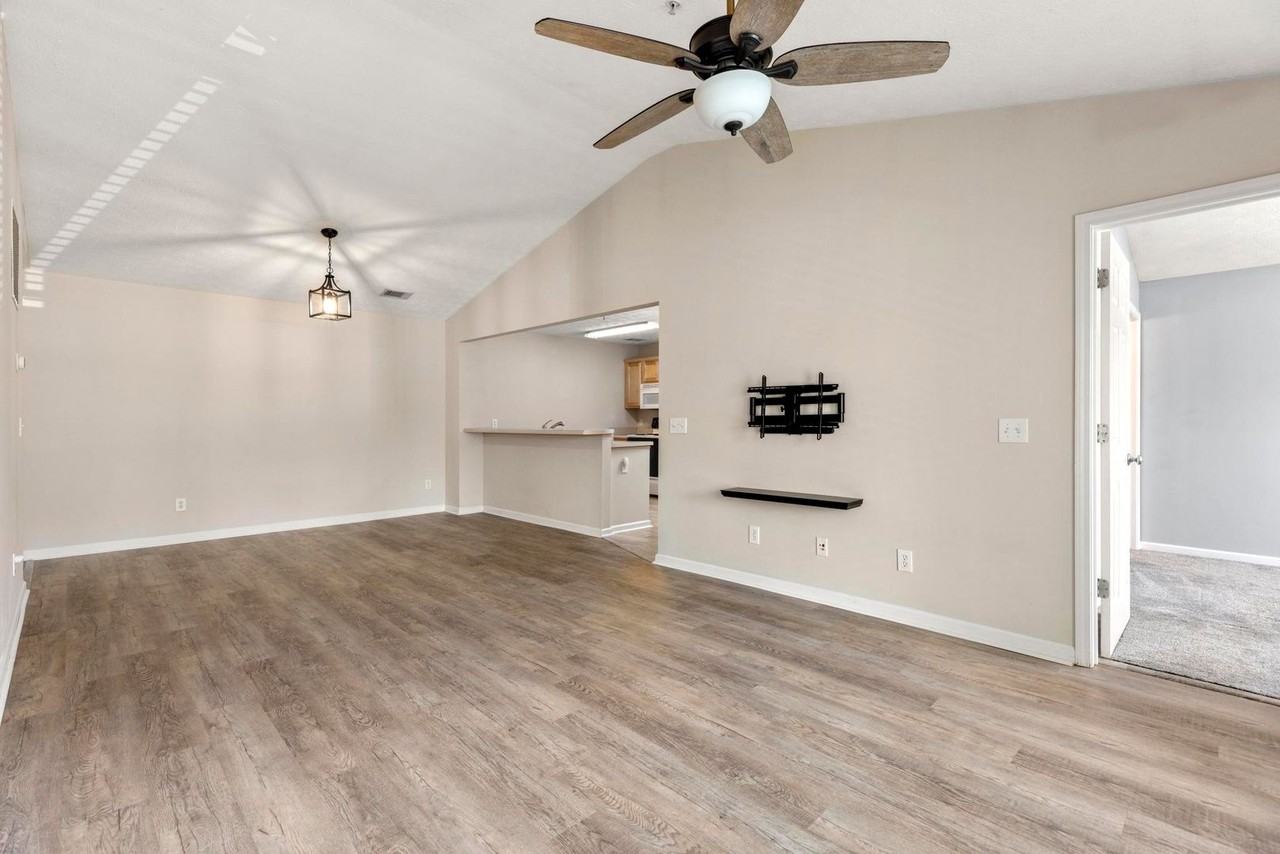 1385 S Donahue Dr #2-204 - Photo 4 of 16