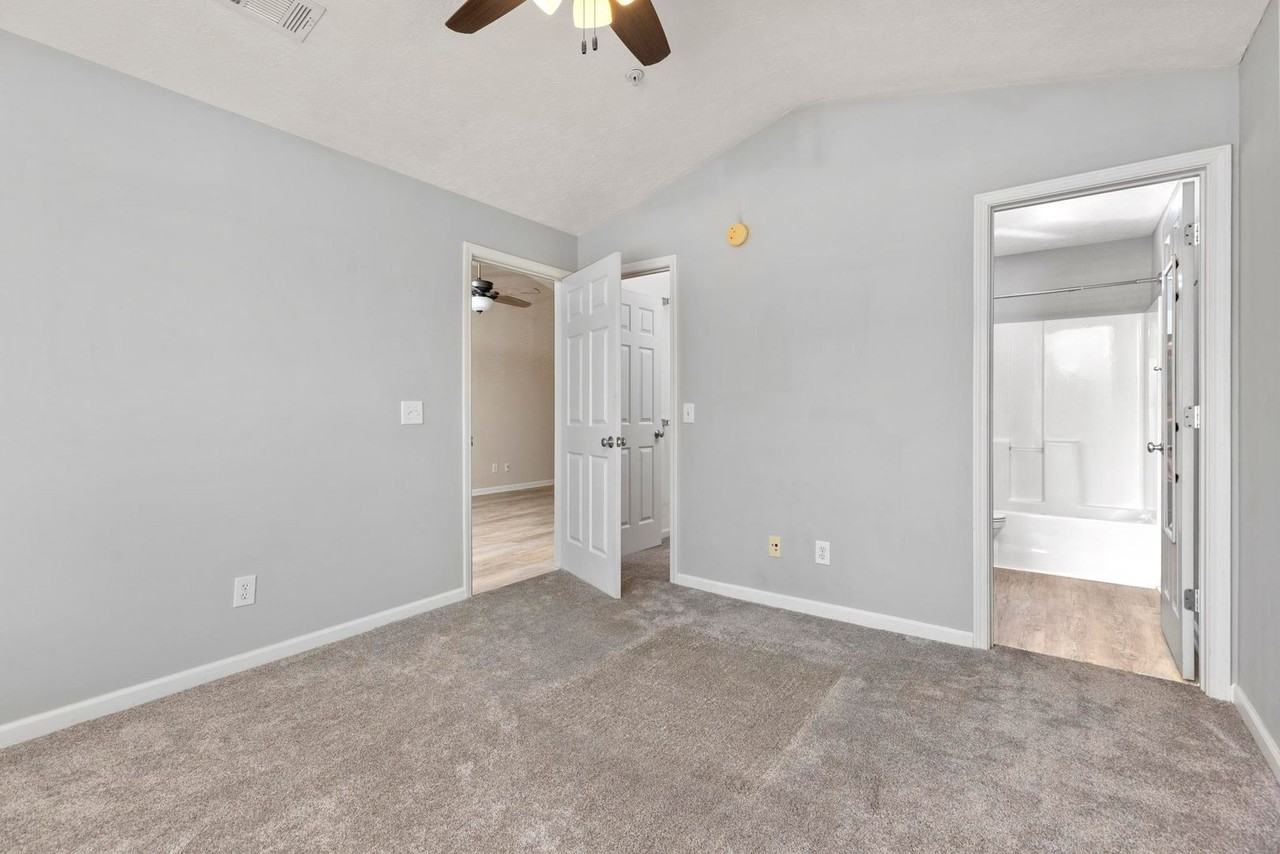 1385 S Donahue Dr #2-204 - Photo 6 of 16