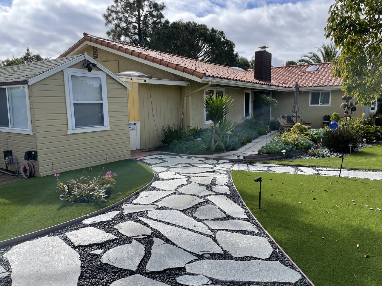 2407 Sonora Ct #A - Photo 4 of 27