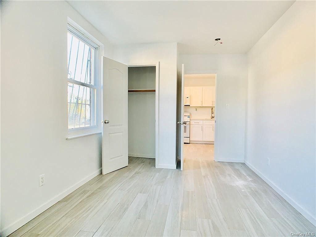 1531 Hammersley Ave #1P - Photo 3 of 5