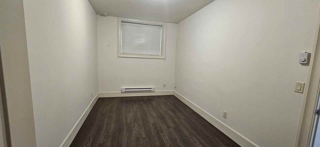 410 Riverview Crescent - Photo 3 of 11