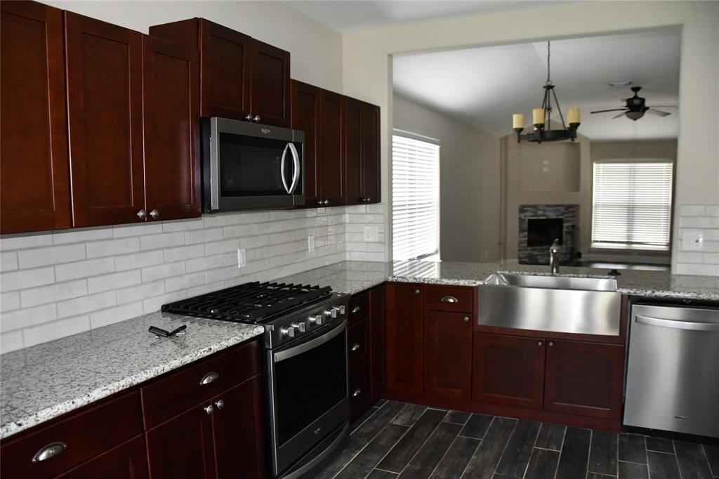 7704 Board Crossing - Photo 2 of 15