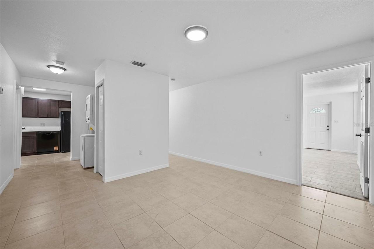 5701 Interbay Blvd - Photo 6 of 26