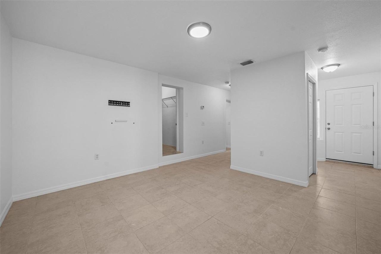 5701 Interbay Blvd - Photo 7 of 26