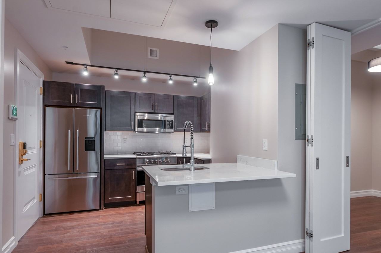 Abraxas at 90 State - Photo 7 of 30