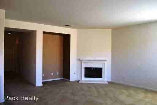 34133 Sandy Ave - Photo 2 of 17