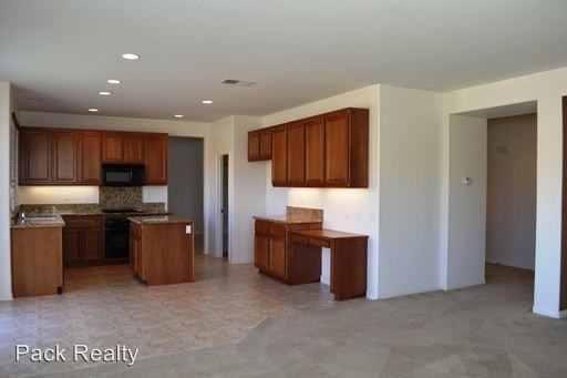 34133 Sandy Ave - Photo 3 of 17