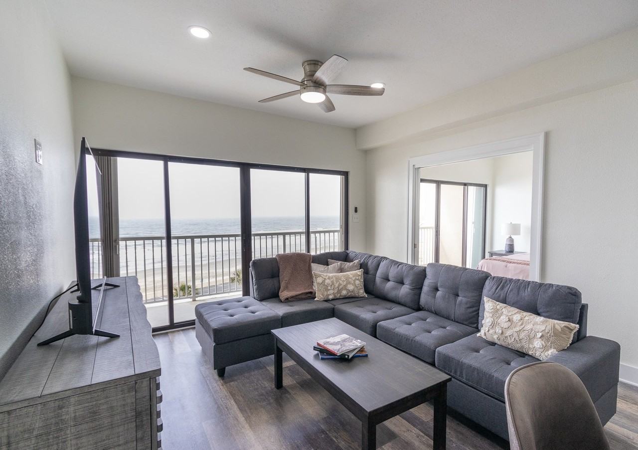 7700 Seawall Blvd - Photo 2 of 22