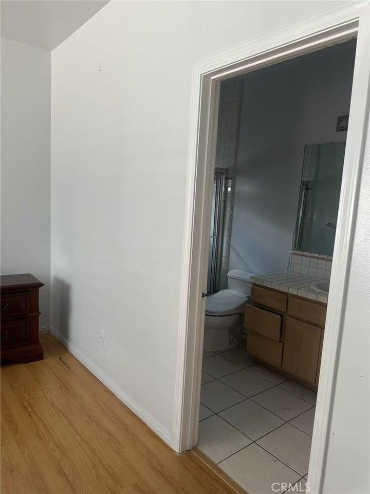 923 Derek Dr - Photo 7 of 14