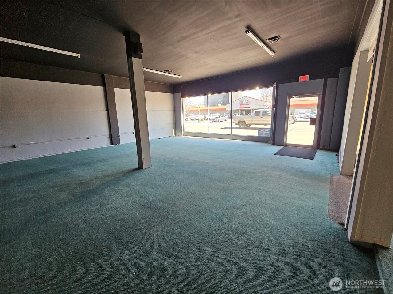 736 S Wenatchee Ave - Photo 7 of 37