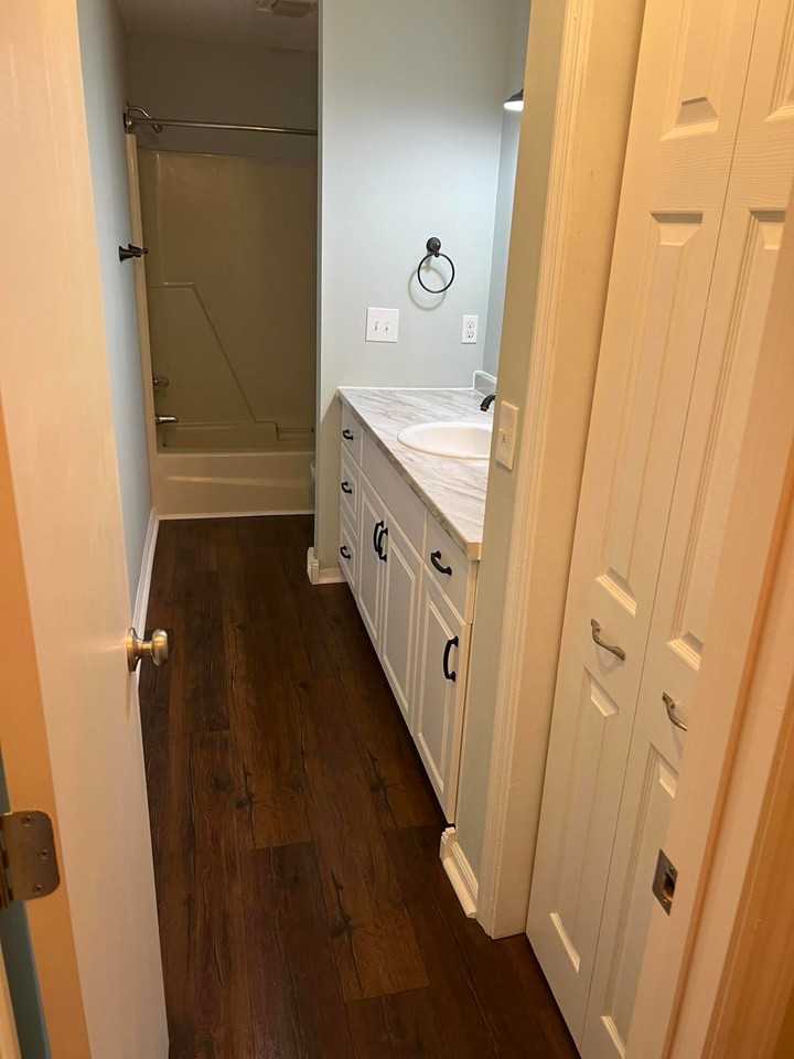 470 Greenwich Dr - Photo 6 of 17